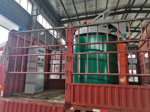 為安徽客戶定制的66KW井式回火爐裝車完成